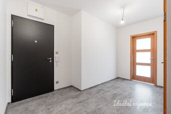 We offer for long-term sublet an entirely new apartment of layout 