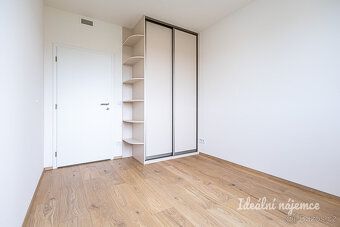 K dlouhodobému podnájmu nabízíme zcela nový byt o dispozici 