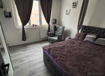 Atraktivní byt 3+1 (68 m²) se zaskleným balkónem.5 min od me
