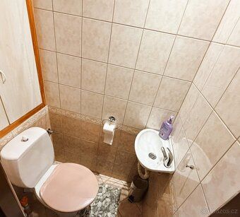 We would like to offer for sale a sunny apartment of layout 