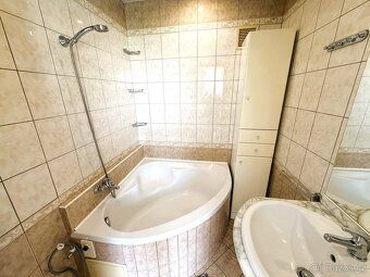We would like to offer for sale a sunny apartment of layout 