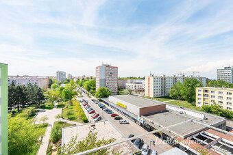 We offer for long-term sublet a bright apartment 1+kk in the popular and quiet location of…