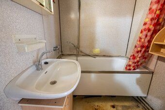 I am selling a 3BR apartment with balcony in cooperative ownership located in a quiet area of…