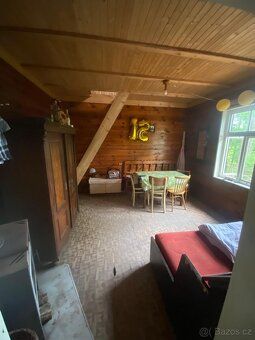 Prodám chatu ve Bělé pod Bezdězem. Nabízíme k prodeji dřevěn