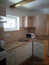We offer accommodation for employment agencies and their employees.