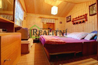 Specialist in selling cottages and gardens offers for sale a wooden cottage of 20 sqm floor…