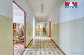 Nabízíme k pronájmu rozsáhlé provozní plochy o rozloze 15 98