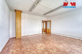 Nabízíme k pronájmu rozsáhlé provozní plochy o rozloze 15 98
