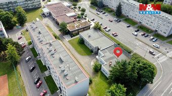 Nabízíme k pronájmu obchodní prostory nacházející se v blízk