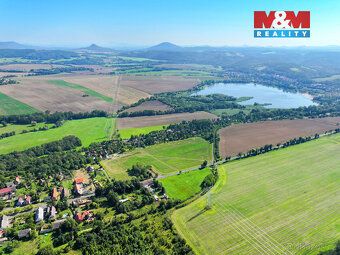 Nabízím Vám k prodeji pozem o výměře 1100 m² . Jedná se o je