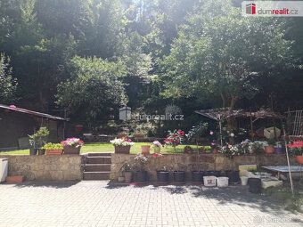 Exclusive sale of a family house with three residential units