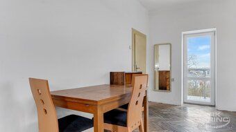 Výjimečný rodinný dům s panoramatickým výhledem na Prahu.
Hl