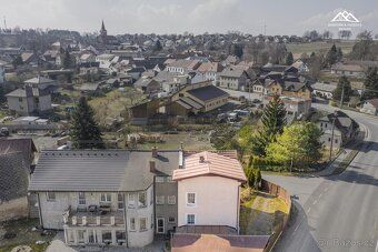 Hledáte prostorný rodinný dům se zahradou, který je jen pár 