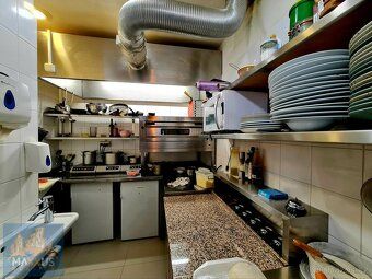 We offer for an exit fee transfer of lease of established restaurant / café with area of 82…