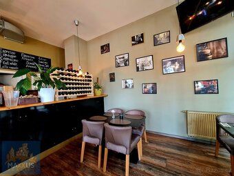 We offer for an exit fee transfer of lease of established restaurant / café with area of 82…