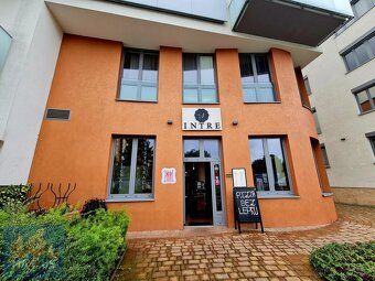 We offer for an exit fee transfer of lease of established restaurant / café with area of 82…