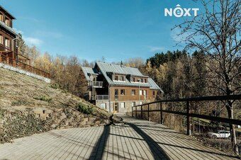 Hledáte moderní horský apartmán v klidné části Krkonoš, obkl