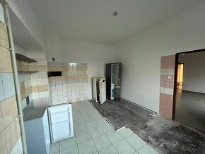 Rent commercial production space and offices on the first floor.