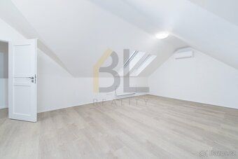 Looking for a family house that will enchant you right at first entry?