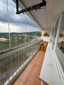 Nabízím částečně zařízený udržovaný a čistý byt k nájmu. V b