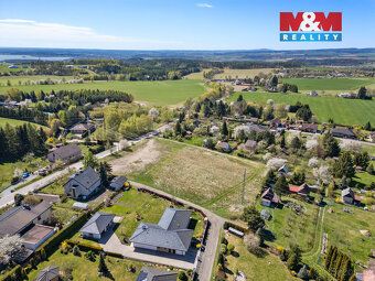 Looking for a quiet place to build a family house near Ná