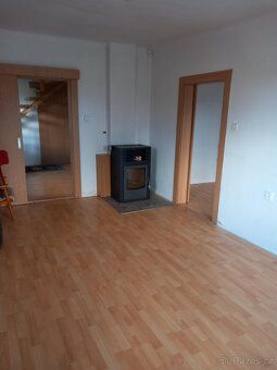 Nabízím RD v Opavě, svenkovním prostorem rozděleným na dvě p