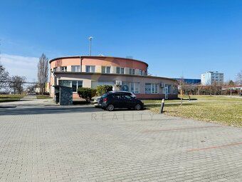 Nabízíme k pronájmu kancelářský prostor o výměře 35 m², kter