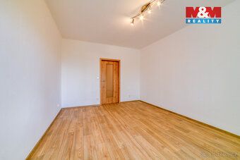 Nabízíme k pronájmu světlý a nadstandardně vybavený byt 3+kk