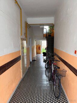 Nabízím k pronájmu pěkný byt o dispozici 1+1 (46 m²) umístěn