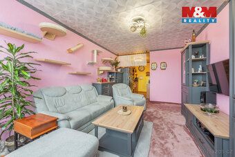 Prodej bytu 3kk o užitné ploše 65 m² v 8. patře panelového d