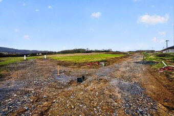 Nabízíme k prodeji stavební pozemky v obci Lešná v k.ú. Pern