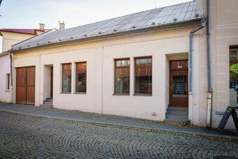 Ref code 00060 We offer for rent two commercial spaces (possible connection in one unit)