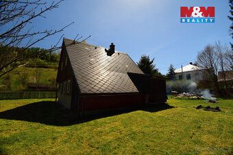 We offer for sale a cottage in a quiet part of the village of Spálené (cadastral area