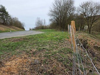 I offer beautiful land with an area of 1,671 sqm in the village of Doubravy near Zlin.