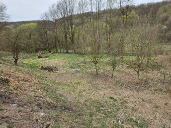I offer beautiful land with an area of 1,671 sqm in the village of Doubravy near Zlin.