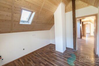 Nabízíme k prodeji krásný rodinný dům o velikosti 143 m², si