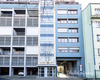 K dlouhodobému podnájmu nabízíme útulný, světlý byt o dispoz