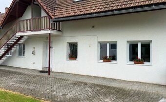 Nabízíme k dlouhodobému pronájmu část objektu v Barchově o u