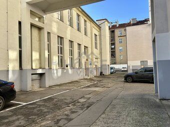 Ev.č. 01284 Nabízíme k pronájmu samostatný kancelářský prost