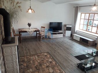 Nabízíme k pronájmu rodinný dům 4+1, nacházející se v malebn