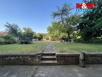 Nabízíme k dlouhodobému pronájmu prostorný byt 3+1 o velikos