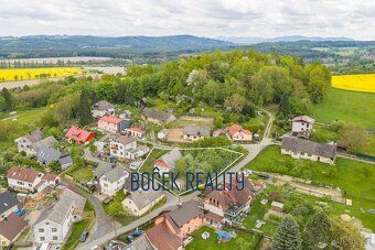 Ew. nr 10126 Przyjdź odkryj ten malowniczy dom rodzinny lub letni domek z układem 2+1 w…