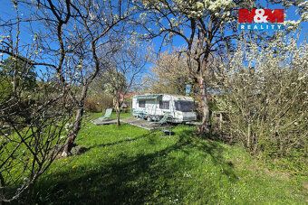 Nabízíme k převodu užívací práva k prostorné a udržované zah