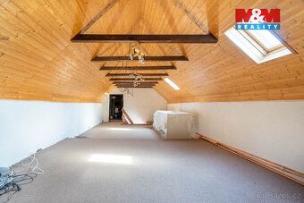 Dům jako z pohádky. Máte úžasnou možnost koupit přibližně 10
