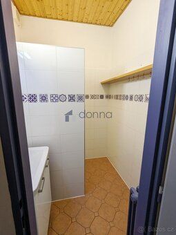 Nabízíme pronájem řadového rodinného domu 5+1 s lodžií, skle