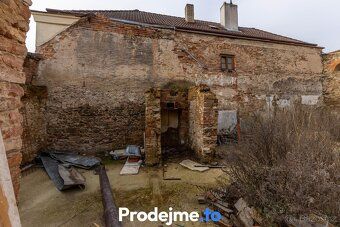 Reg. No. 100209 Under construction guesthouse directly in the historic center of Z