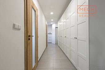 This generous 3+kk apartment of 125 m² on Plotní Street represents an excellent combination of…