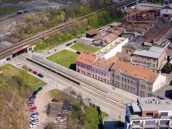 This generous 3+kk apartment of 125 m² on Plotní Street represents an excellent combination of…