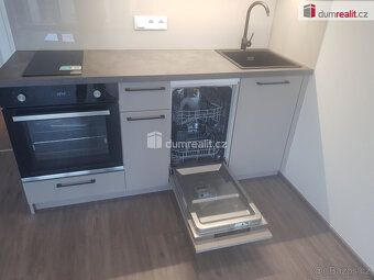 +popl. 2800, +elektřina, pronájem 1kk 33m²+6m² terasa P4 Háj