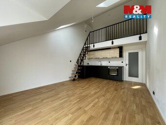 Nabízíme k pronájmu zcela nový, designový byt 1+kk s mezanin